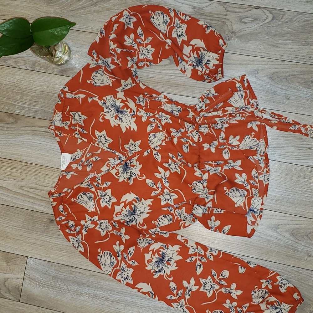 Red Floral bouse XS